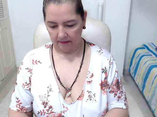 leonela-68