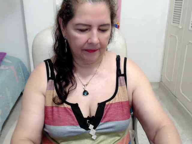 leonela-68 webcam
