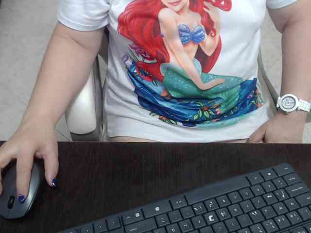leonela-68 webcam