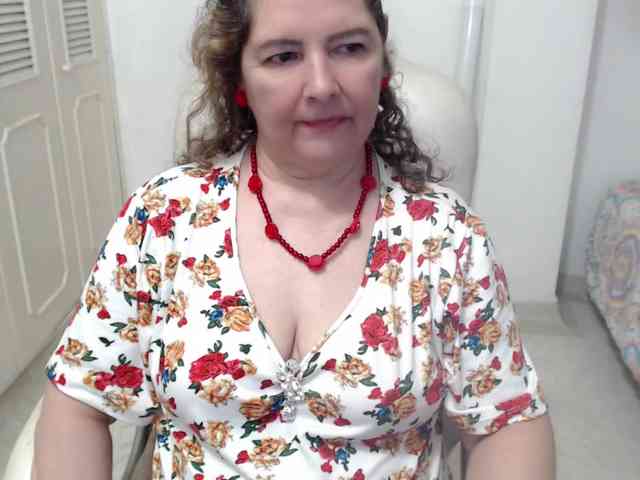 Leonela-68's cam show statistics and live stream