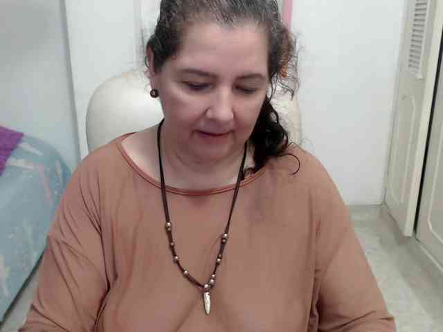leonela-68