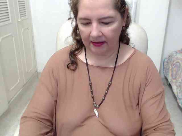 leonela-68 webcam