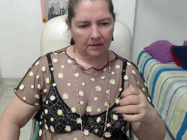 leonela-68