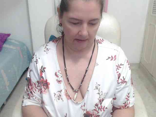 leonela-68 webcam