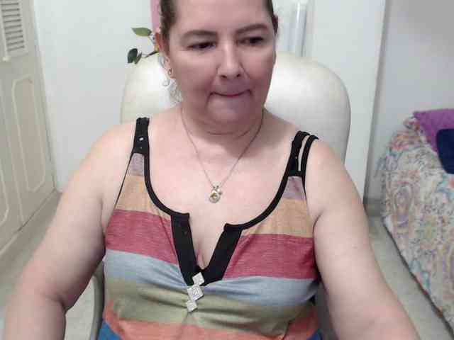 leonela-68 webcam