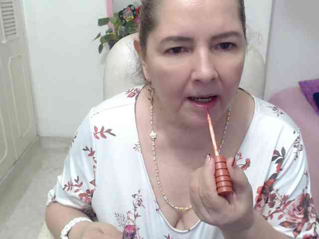 leonela-68