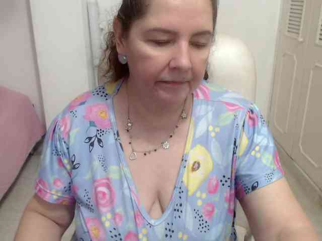 leonela-68 webcam