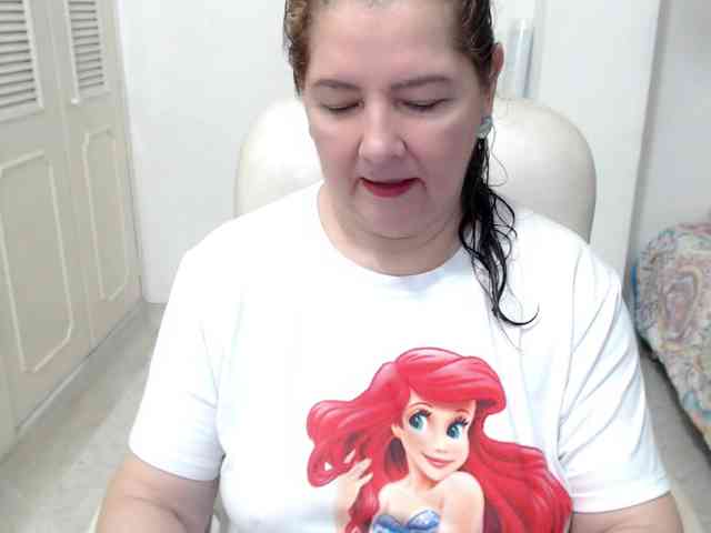 leonela-68 webcam