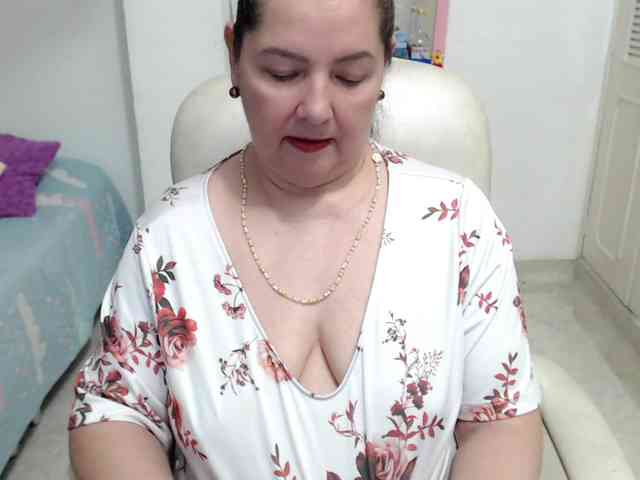 leonela-68 webcam