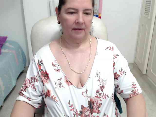 leonela-68 webcam