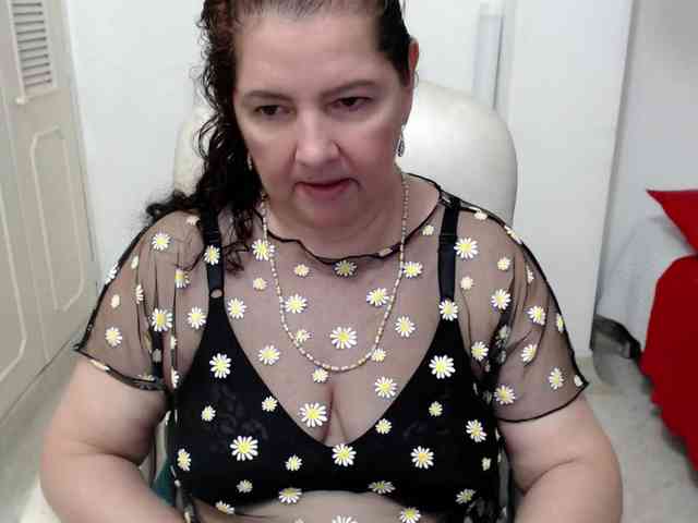 leonela-68 webcam