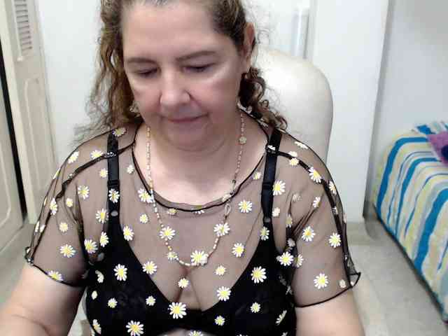 leonela-68 webcam