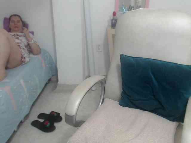 leonela-68 webcam