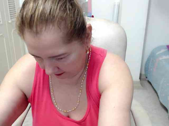 leonela-68 webcam