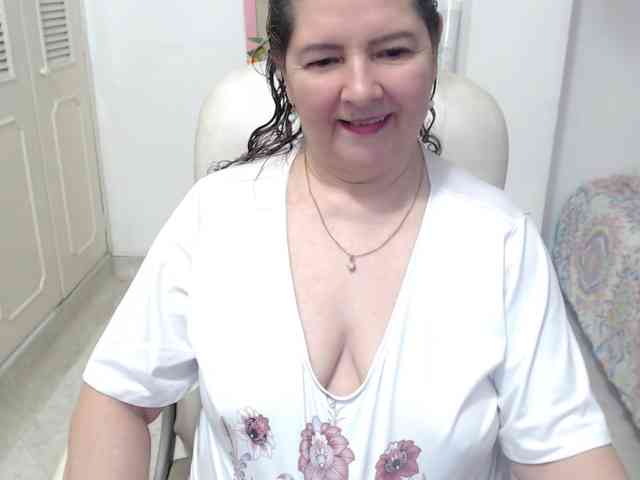 leonela-68 webcam