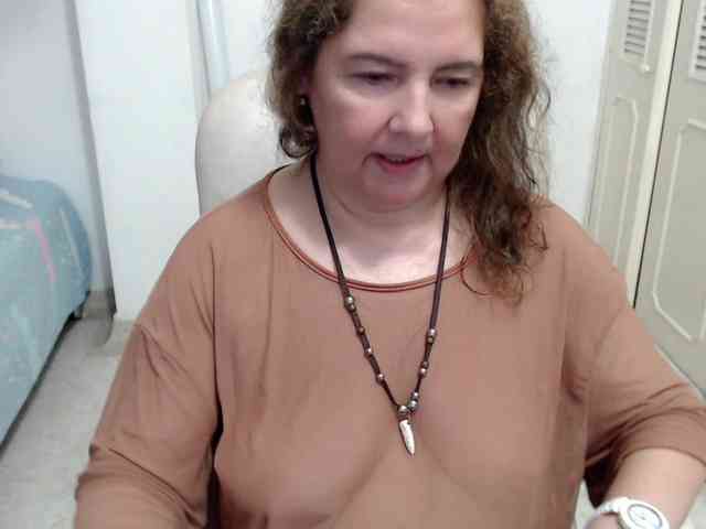 leonela-68
