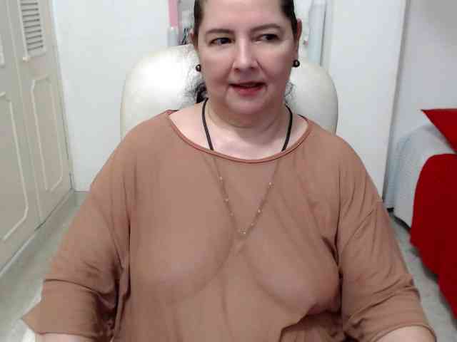 leonela-68