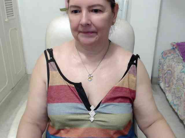 leonela-68 webcam
