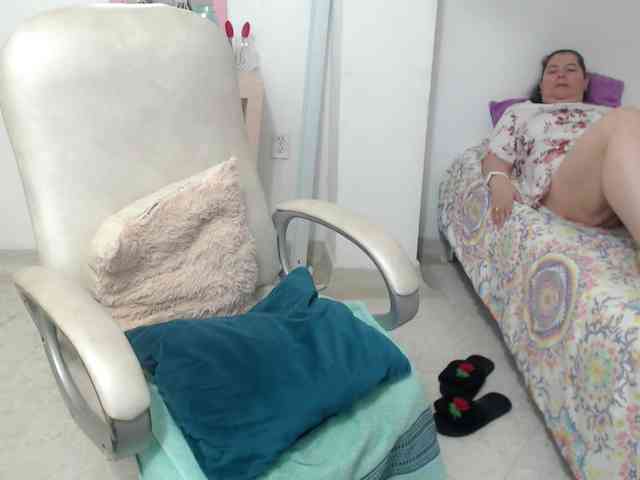 leonela-68 webcam