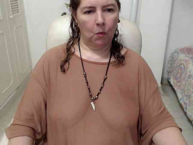 leonela-68 webcam