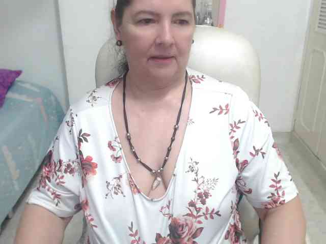 leonela-68