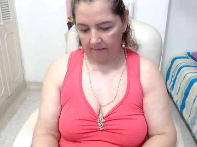 leonela-68 webcam