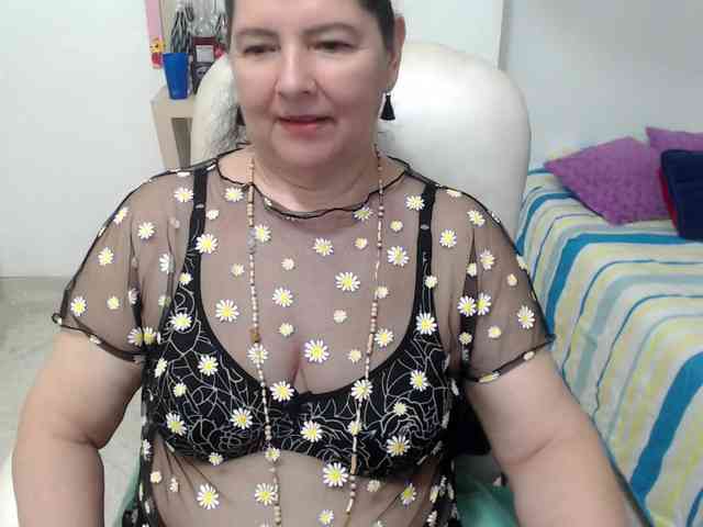 leonela-68 webcam
