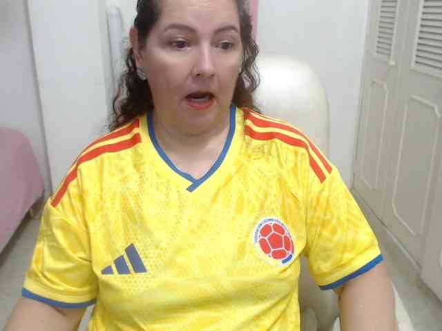 leonela-68 webcam