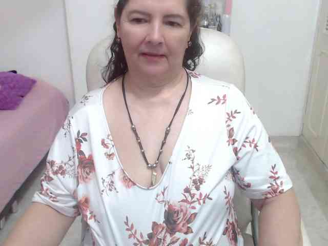 leonela-68 webcam