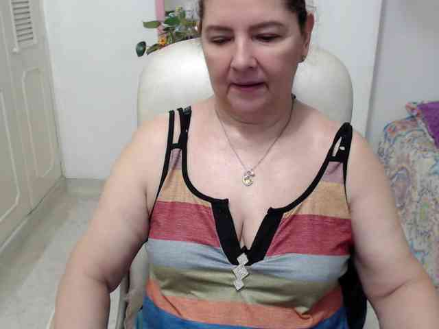 leonela-68 webcam