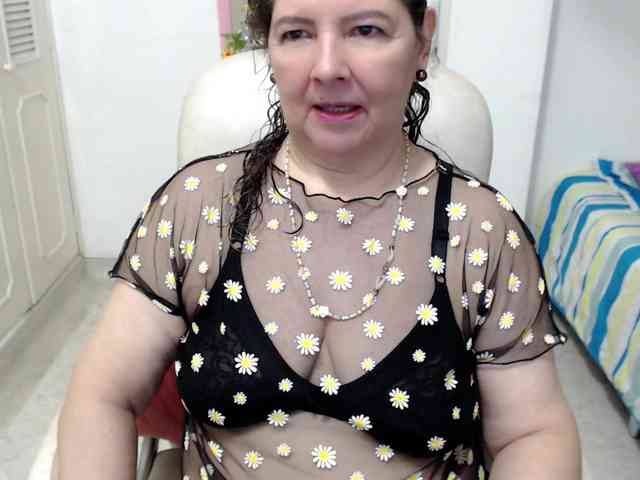 leonela-68 webcam