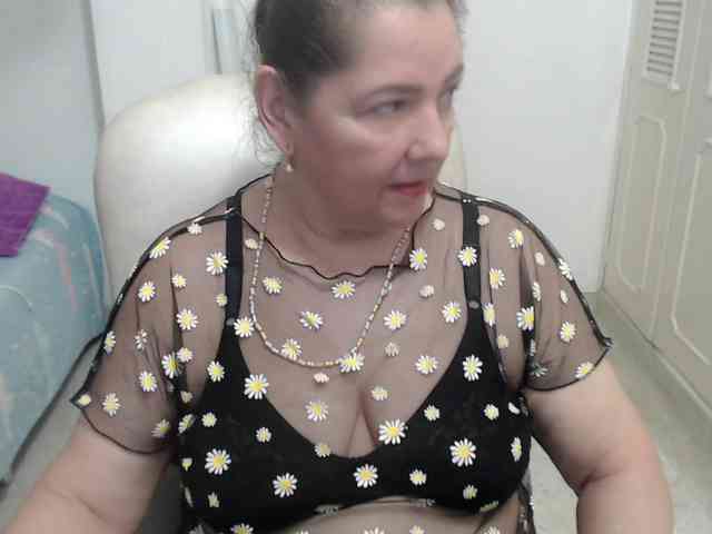 leonela-68 webcam