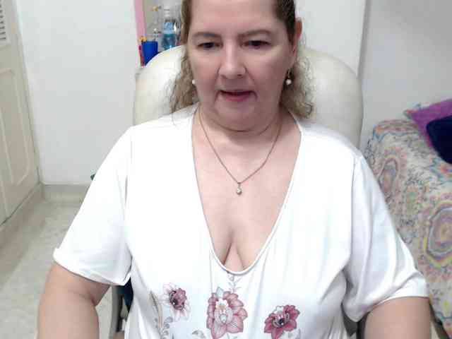 leonela-68 webcam