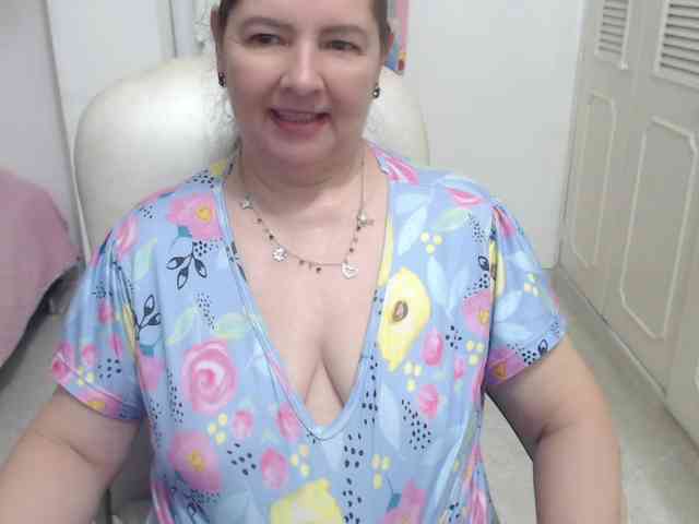 leonela-68 webcam