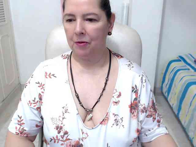 leonela-68 webcam