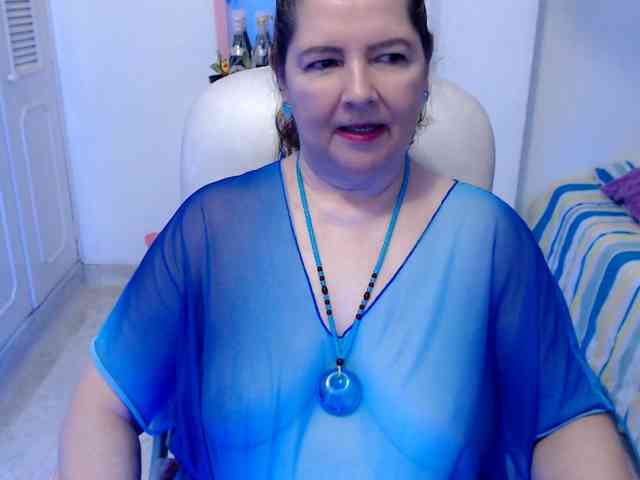 leonela-68's webcam live show