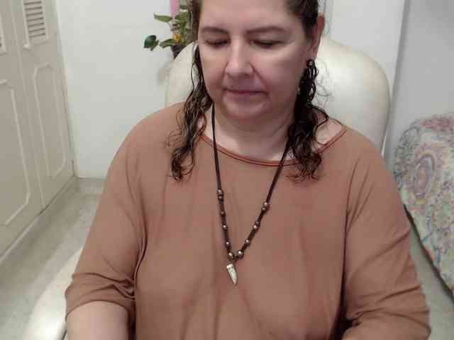leonela-68 webcam