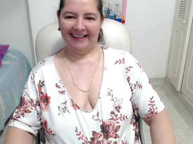 leonela-68 webcam