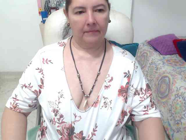 leonela-68 webcam