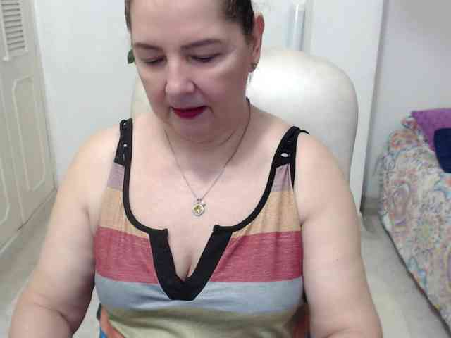 leonela-68 webcam