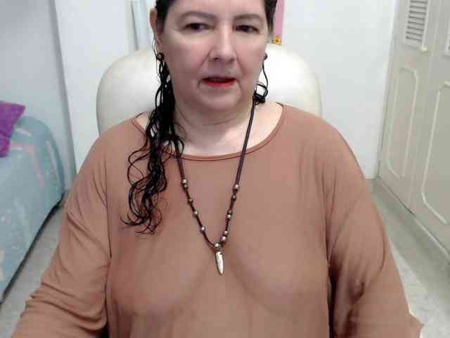 leonela-68 webcam