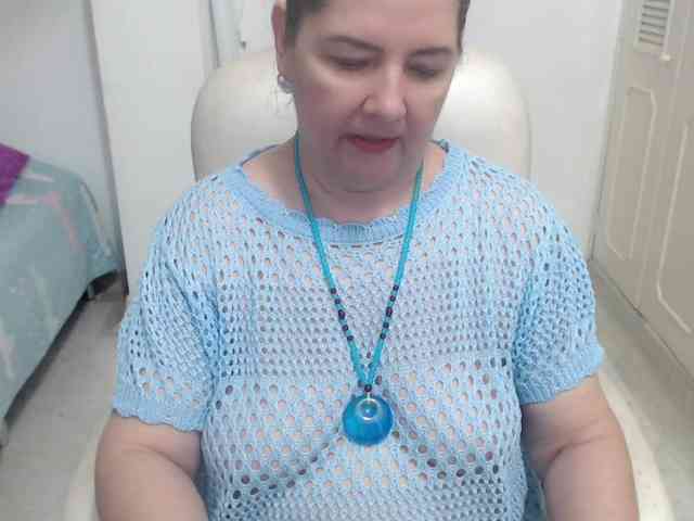 leonela-68 webcam