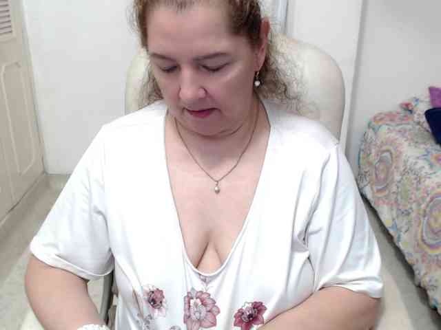 leonela-68 Live Webcam on BongaCams