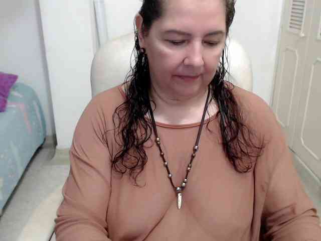 leonela-68 webcam