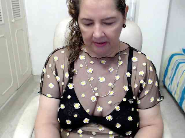 leonela-68 webcam