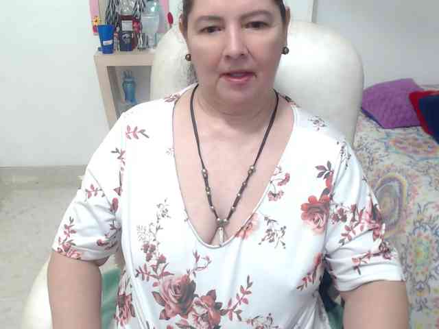 leonela-68