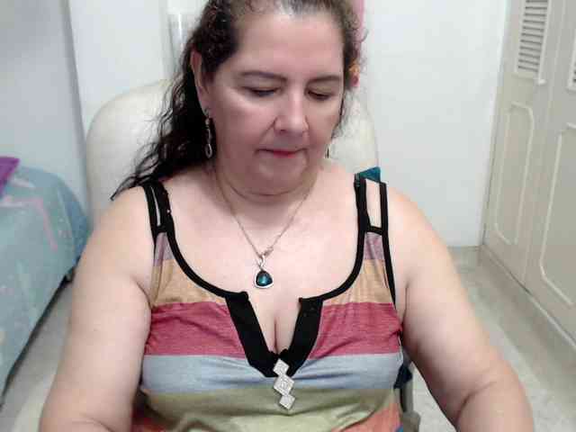 leonela-68 webcam