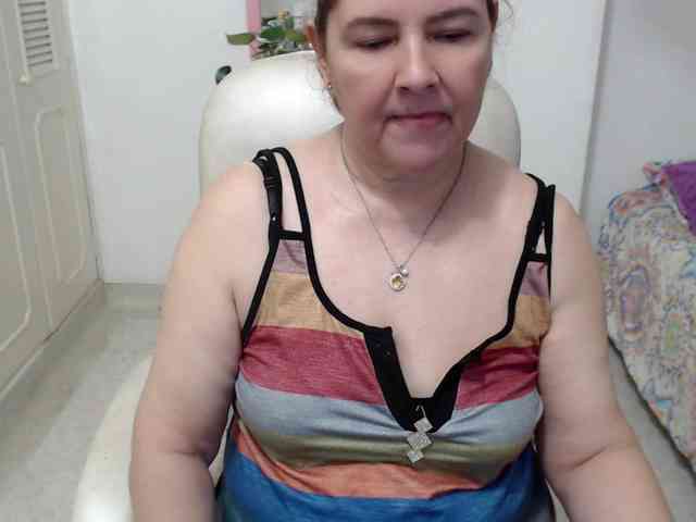 leonela-68 webcam