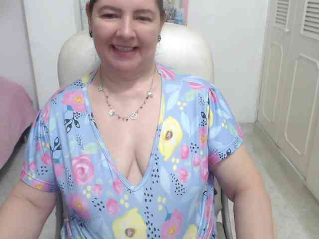 leonela-68 webcam