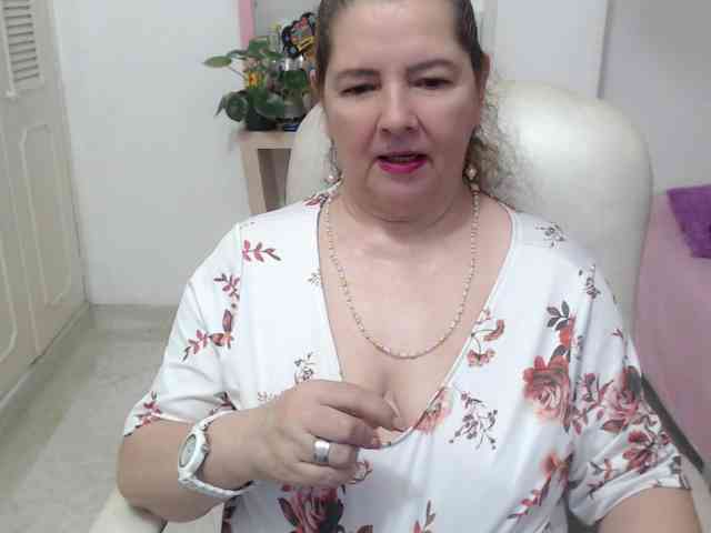 leonela-68 webcam